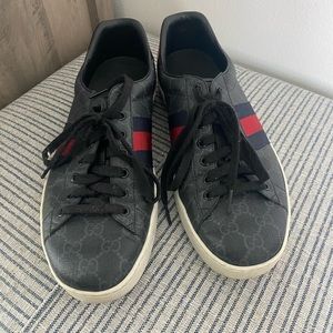 Gucci sneakers worn 2/3 times. Like new